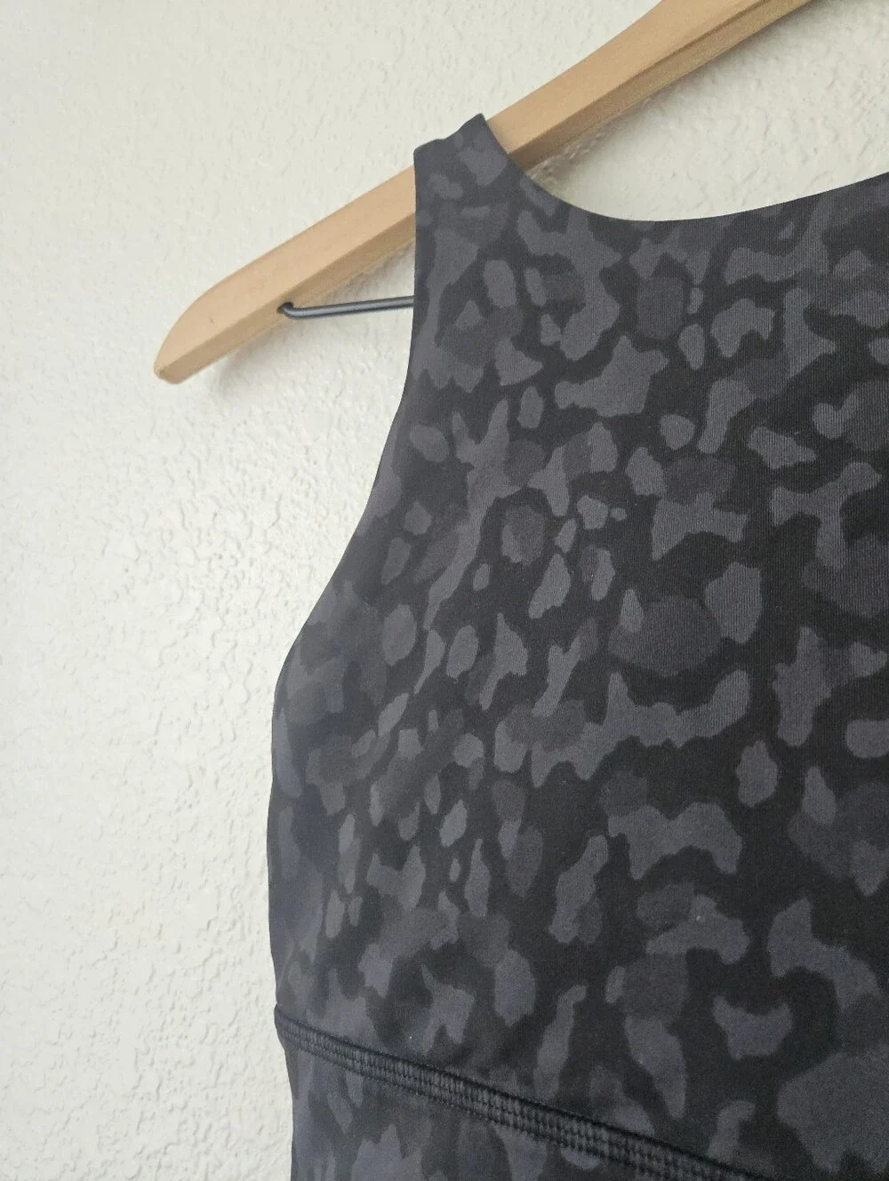 lululemon athletic leopard print camo sports bra, xsmall